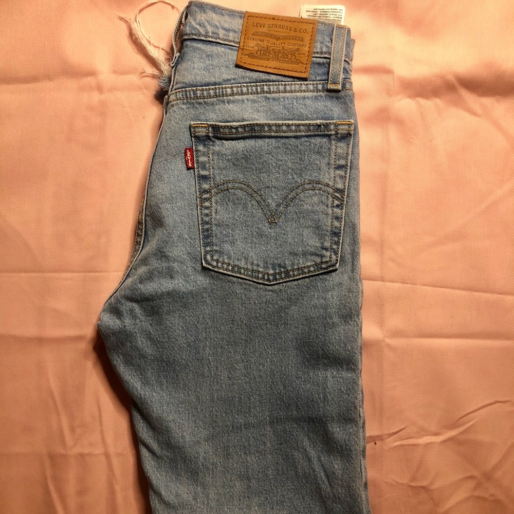 levi’s wedgie style jeans